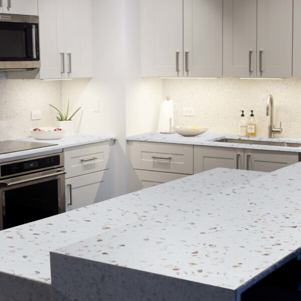 <p><h3 class="styles-title">Playa</h3><a class="order-samples-button" href="https://www.gilasi.com/product/playa">Click Here to Order Samples</a></p>