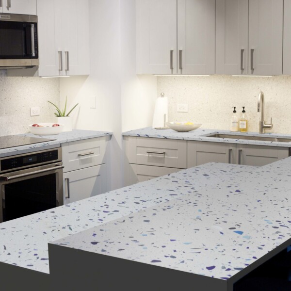 <p><h3 class="styles-title">Sapphire</h3><a class="order-samples-button" href="https://www.gilasi.com/product/sapphire">Click Here to Order Samples</a></p>